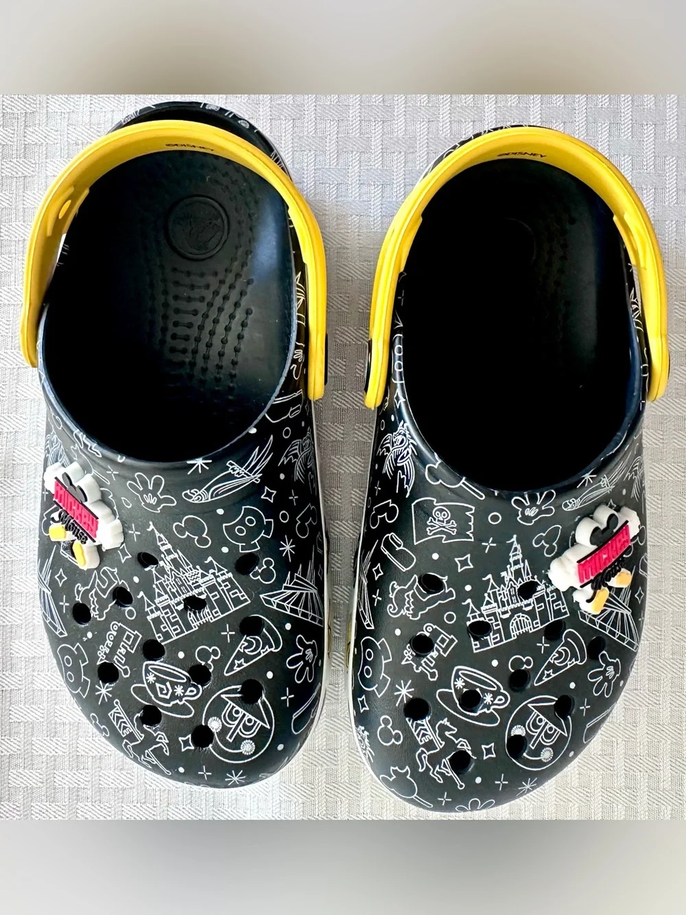 Disney Mickey Mouse Light Up Crocs Kids C13 Black Yellow Graphic Clogs
